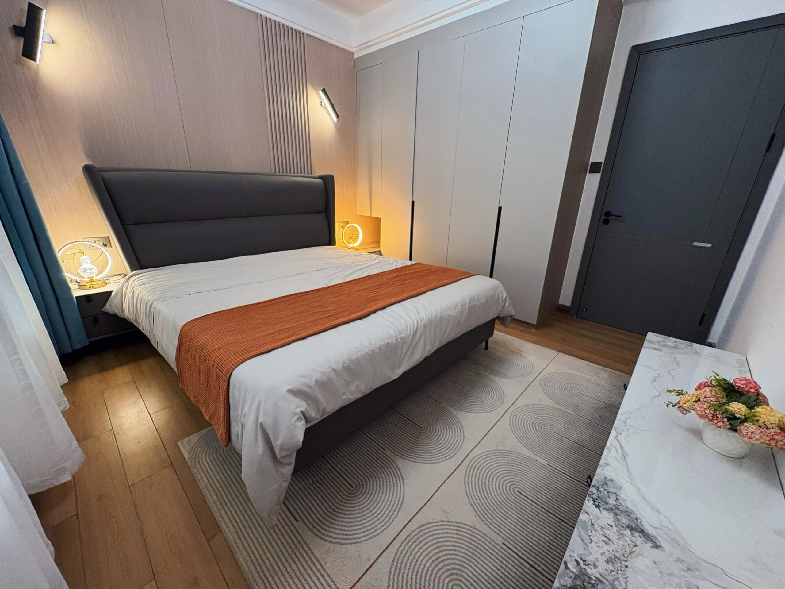 luxurious bedroom capital garden